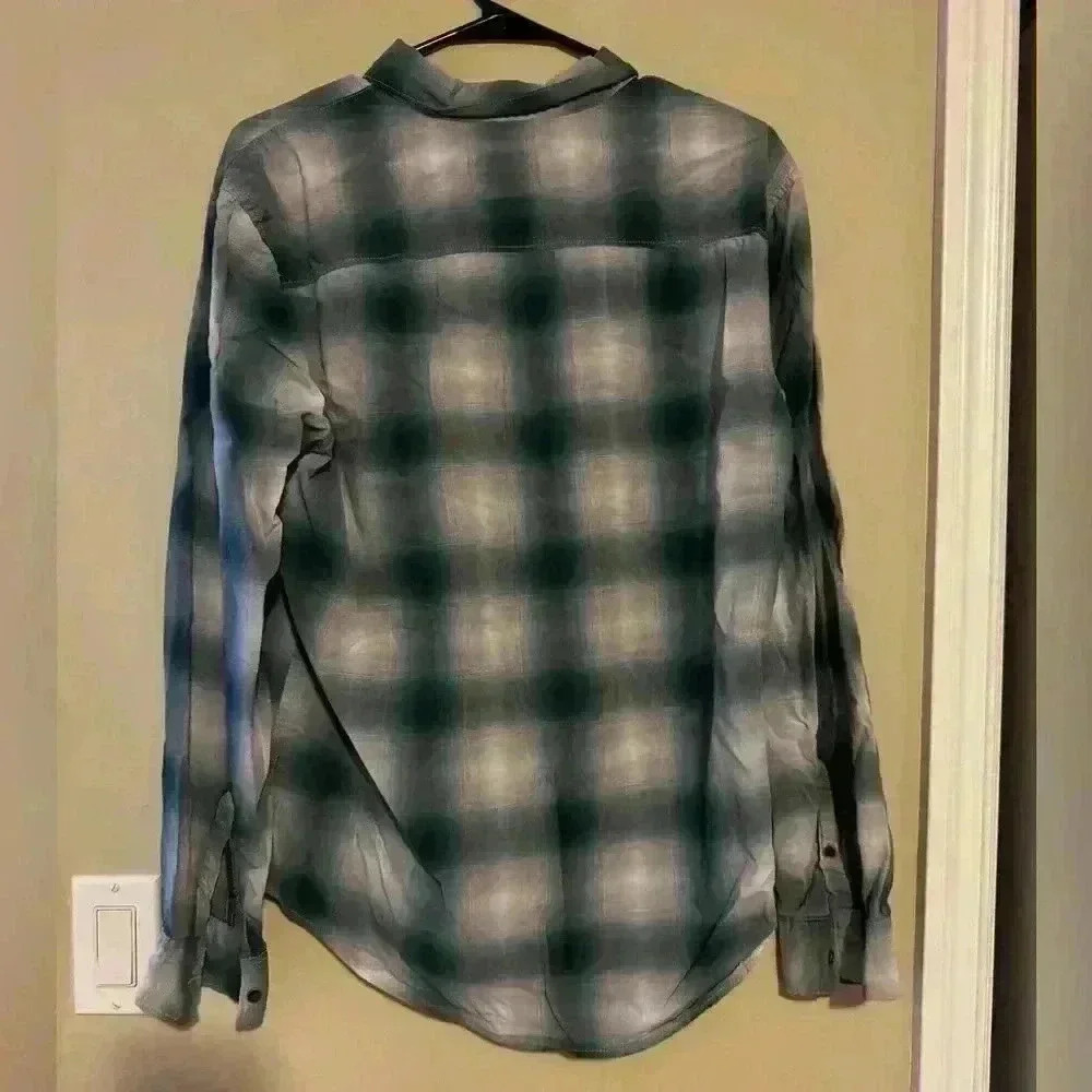 Calvin Klein button down - Picture 3 of 3